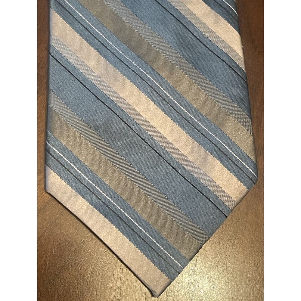 Axist Green 100% Silk Men’s Neck Tie Made In China